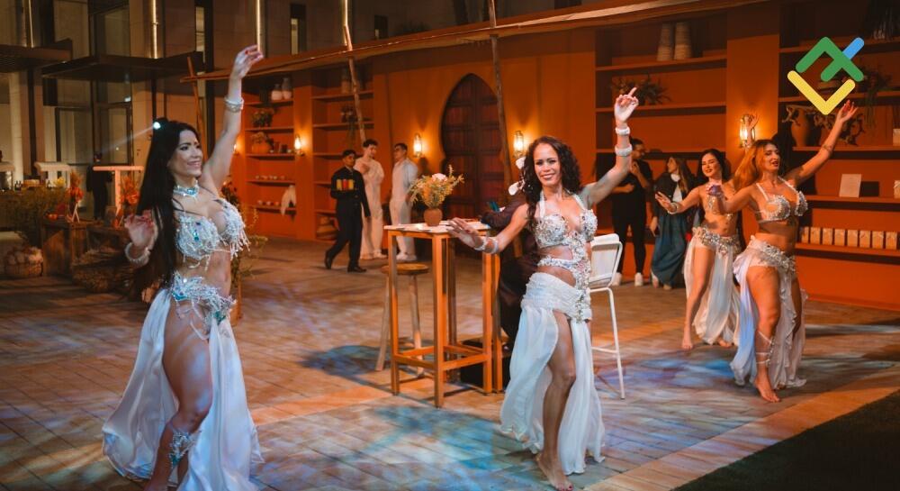 LiteFinance: Velkom-oqshomi: Cheksiz zavq va shijoat muhiti