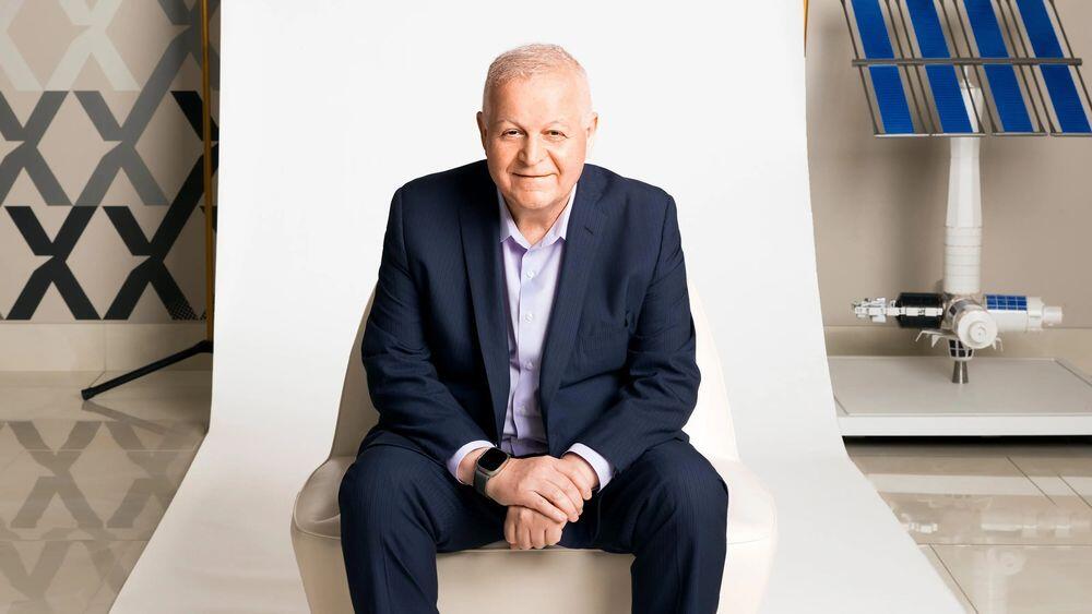 لایت فایننس: کمال غفاریان – فعال در حوزه اکتشافات فضایی و انرژی هسته ای