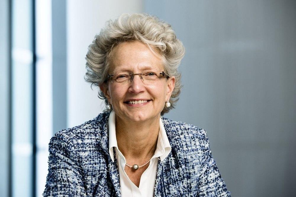 LiteFinance: Clara Furse