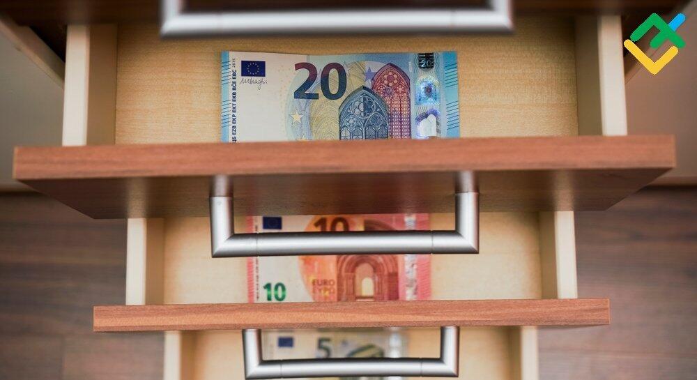 Euro chce do szafy