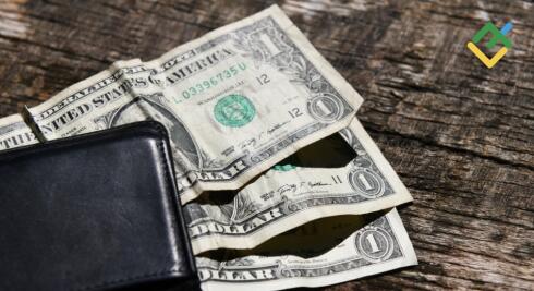 Keajaiban Ketiga dari Dollar. Perkiraan pada 01.08.2025