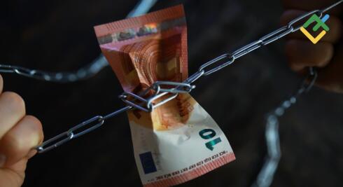 Euro Walks into a Trap. Forecast as of 10.04.2026