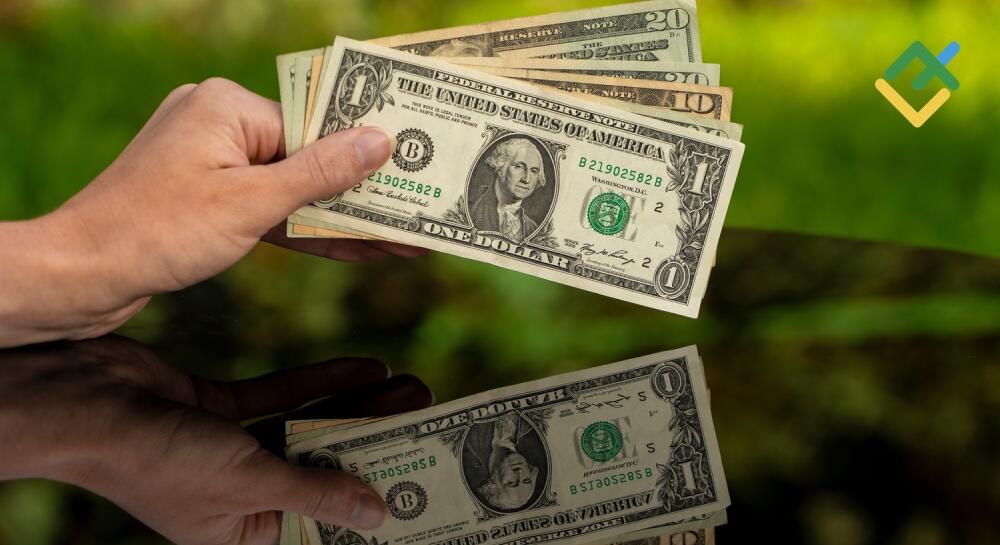 Investor Lari dari Dollar AS karena Kebijakan Trump Mungkin Mengubah AS Menjadi Argentina. Perkiraan pada 11.08.2025