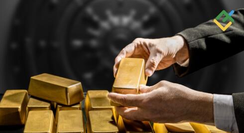 Emas Melonjak Akibat Perdagangan Arbitrase. Prakiraan untuk 08.08.2025