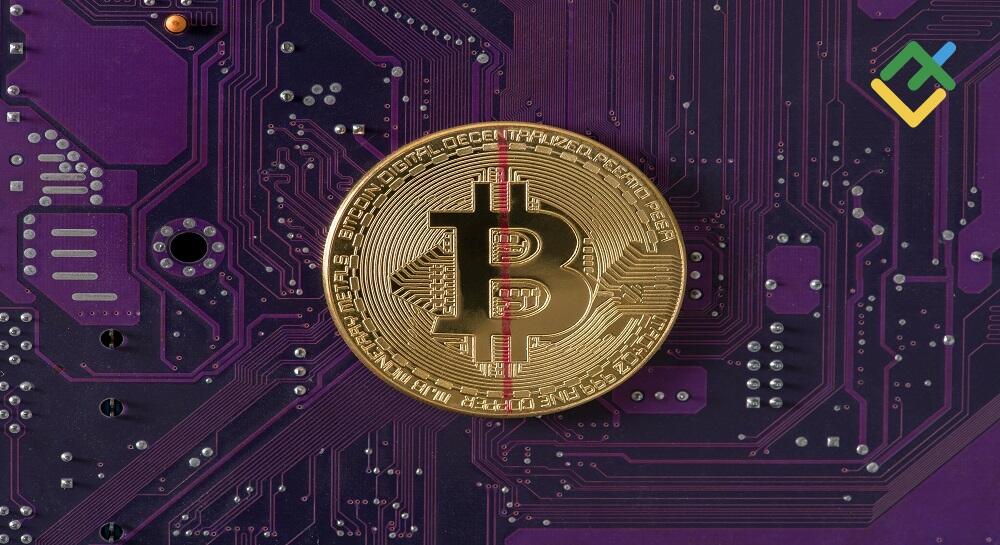 توقعات قصيرة الأجل لأزواج العملات الرقمية BTCUSD وXRPUSD وETHUSD اليوم 21.07.2025