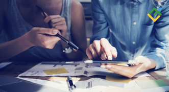 Indikator tren Arrow: strategi trading dan keuntungannya